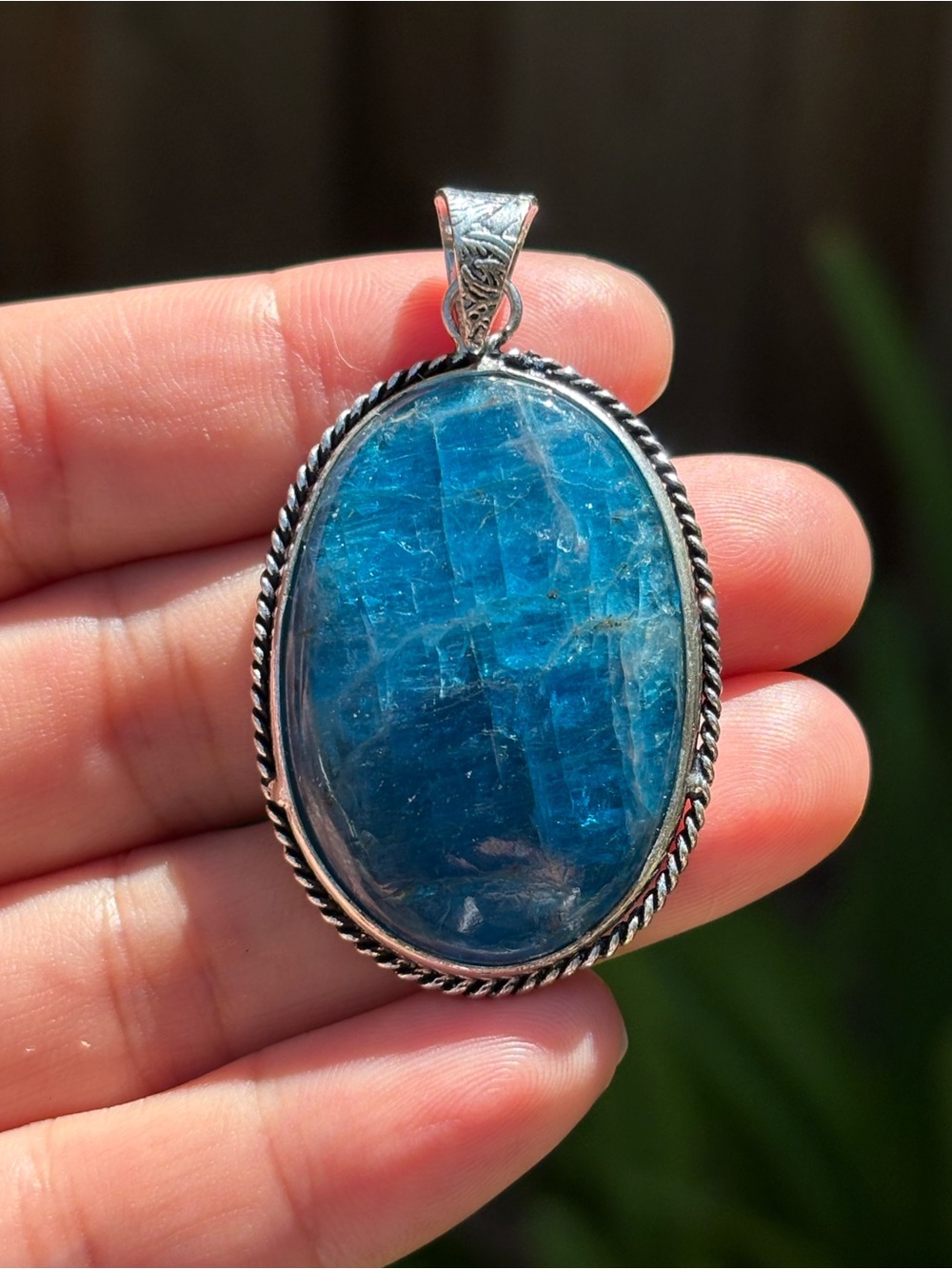 Oval Blue Apatite Gemstone Pendant 925 Silver Plated ZZPD00001